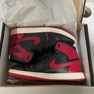 Jordan 1 bred Banned Mid Size 9.5